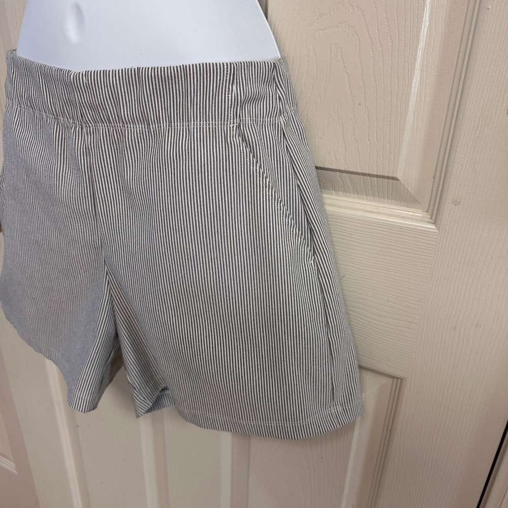 Max Studio Shorts Womens Medium Black White Striped Elastic Waist - Picture 5 of 8